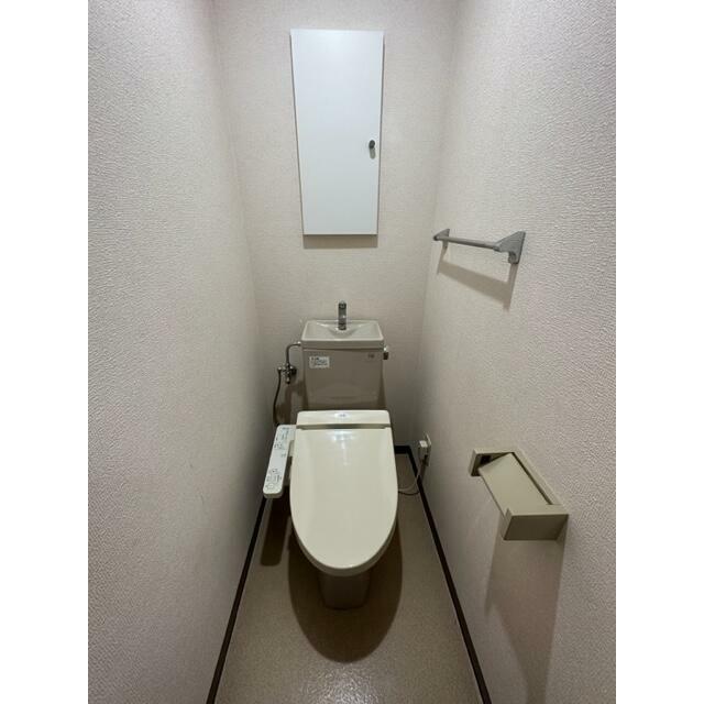 トイレ　嬉しい温水洗浄便座付き♪