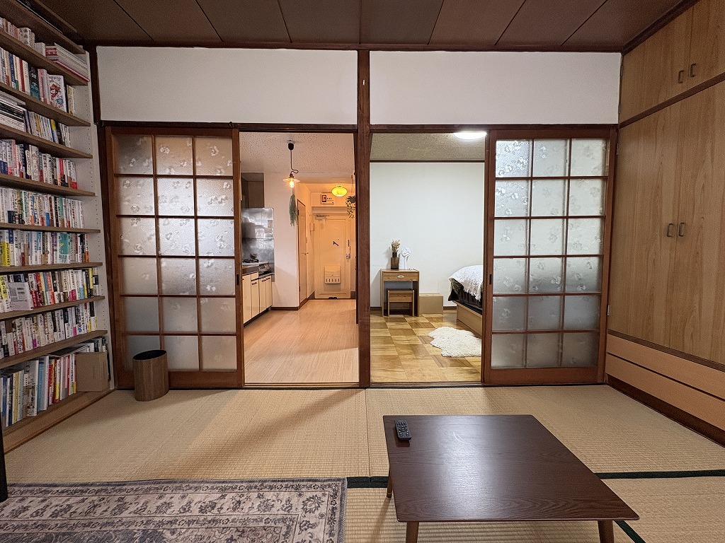 居室・リビング　※家具、照明、小物は申し込みが入ったあと撤去いたします。