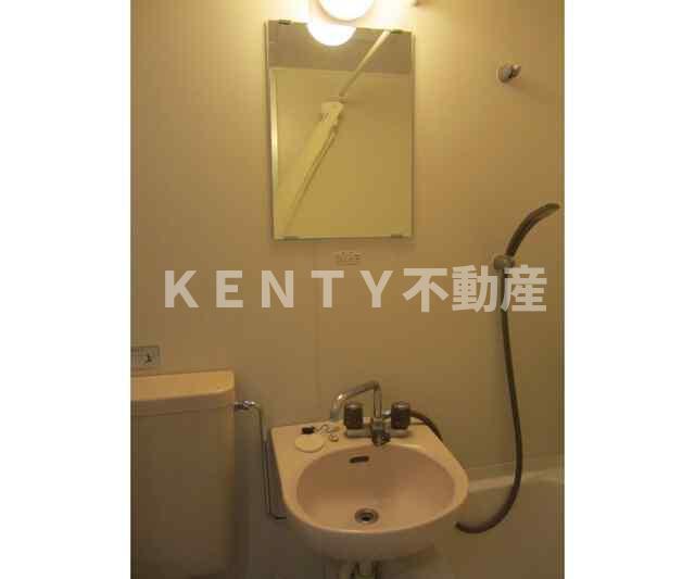 洗面設備　スペースが確保できる洗面所です