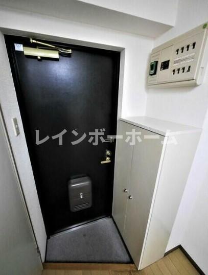 玄関　※別部屋参考写真です。