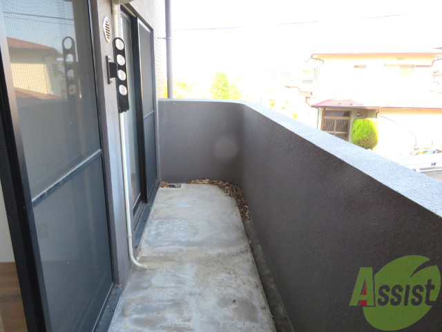 バルコニー　バルコニーは洗濯物を干すスペースが確保されていました。