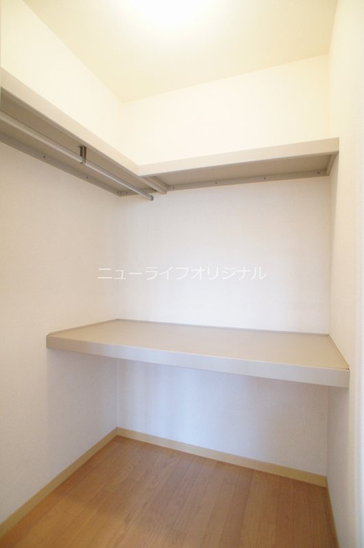 収納　衣類や荷物をすっきり収納できるWIC