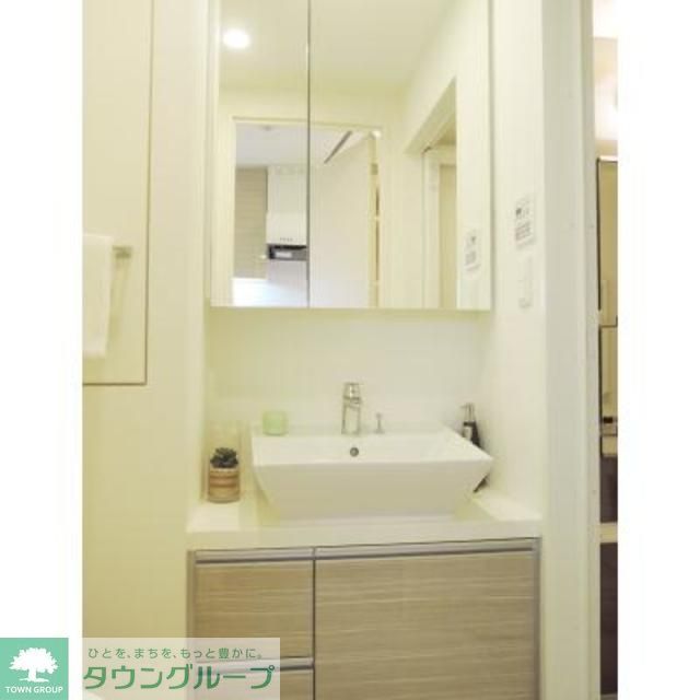 洗面設備　※写真は同タイプ住戸です。