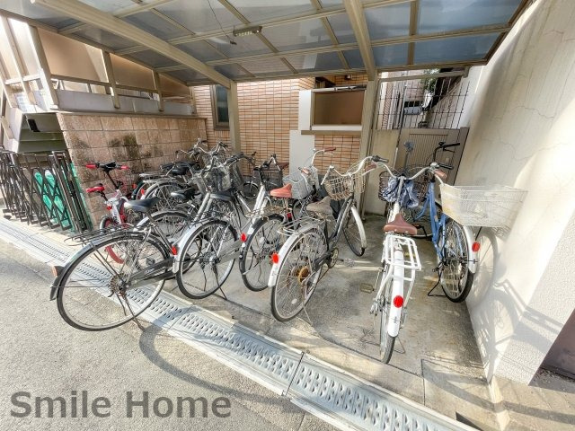 その他共有部分　自転車はこちらに置けます