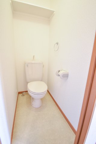 トイレ　清潔感があるトイレです。入るとホッとする、そんな空間。