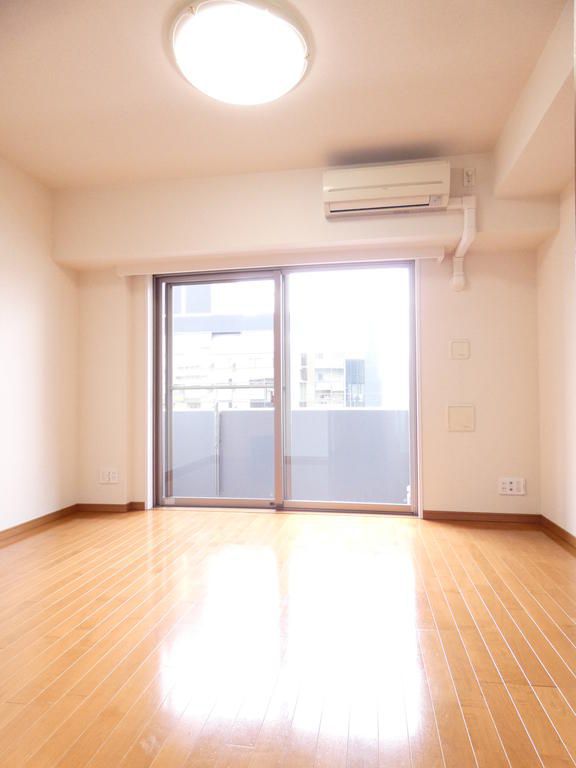 居室・リビング　※別部屋参考写真