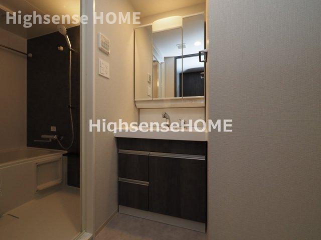 洗面設備　脱衣スペースもあります