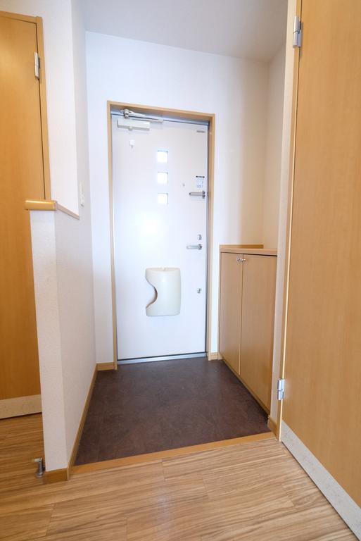 玄関　写真は別室です