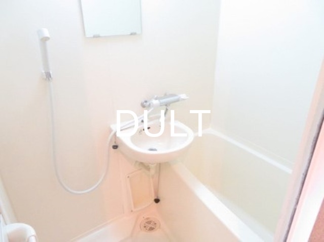 バス・シャワールーム　バスルームです。