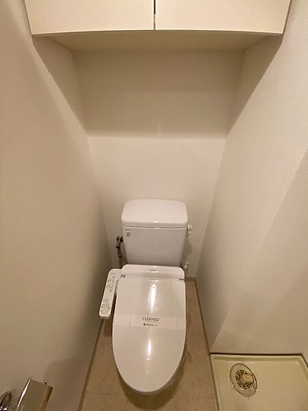 トイレ　※別部屋の参考写真です。