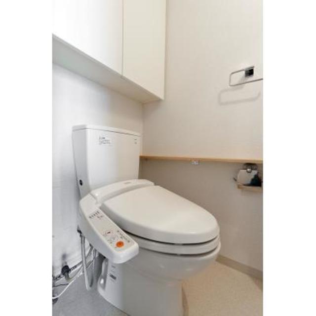 トイレ　※写真は同タイプ住戸です。