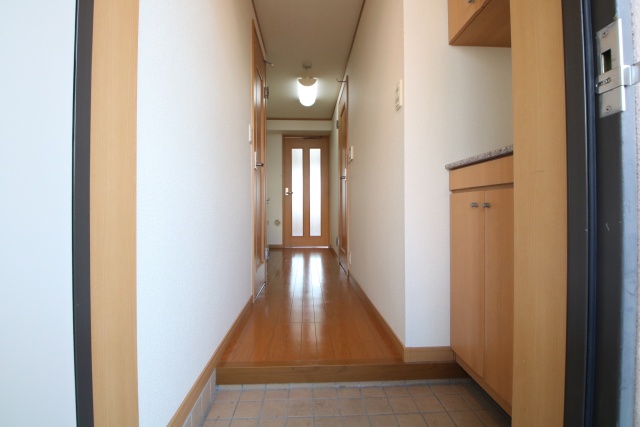 玄関　※別室の参考写真の為、現況優先です。