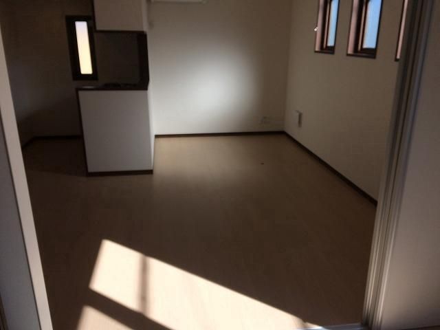 居室・リビング　☆明るい居間☆