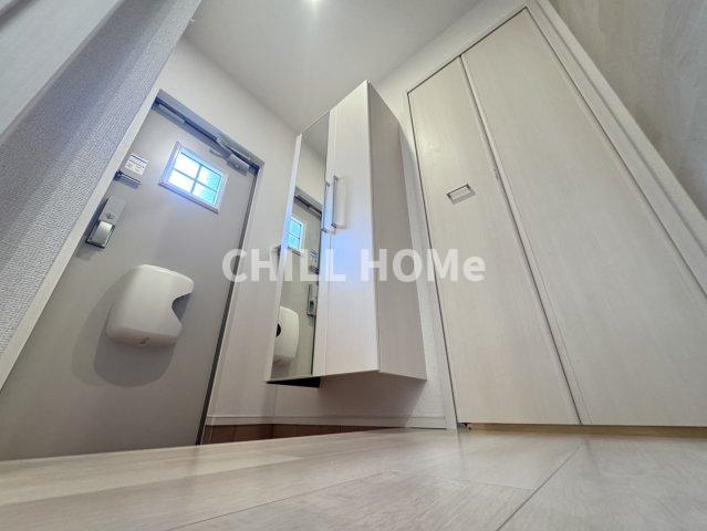 玄関　当社、チルホームのHPもご覧ください(^^)/物件情報多数♪