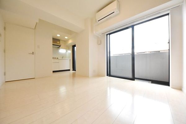 居室・リビング　ゆったりとした居間です