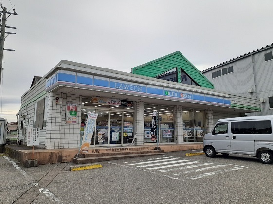 コンビニ　ローソン加賀片山津店（コンビニ）まで800m