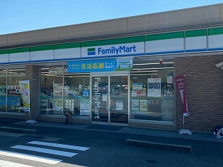 コンビニ　ファミリーマート加賀片山津店（コンビニ）まで300m