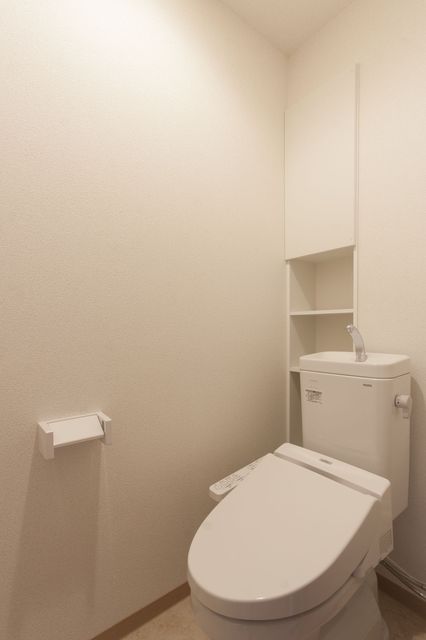 トイレ　落ち着いた色調のトイレです♪
