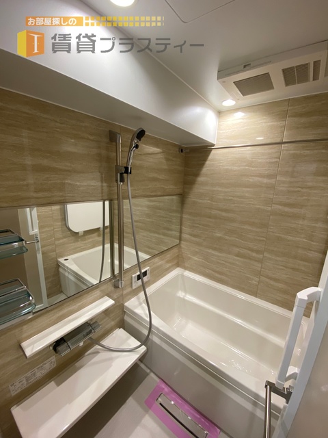 バス・シャワールーム　新規のお風呂でゆったりできますね！