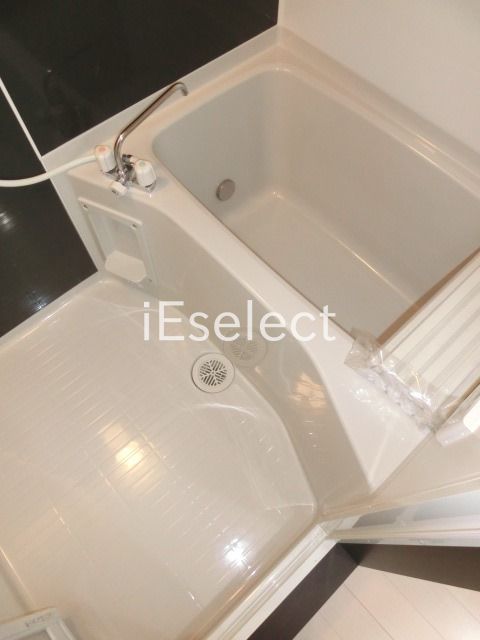 バス・シャワールーム　1日の疲れはこちらでスッキリと