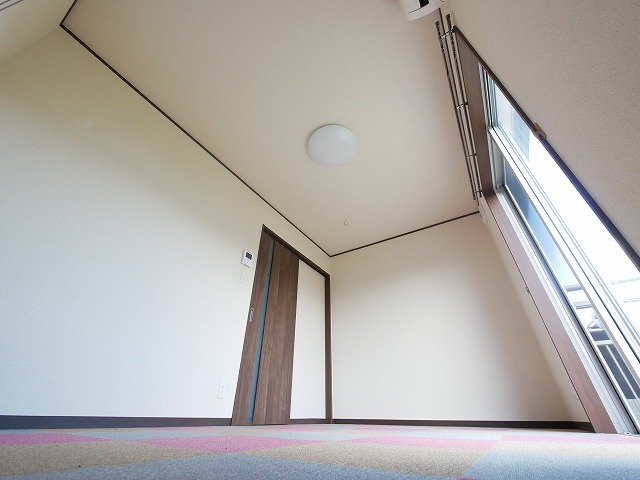 その他部屋・スペース　明るい色調の室内です