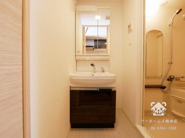 洗面設備　使いやすい独立洗面台です