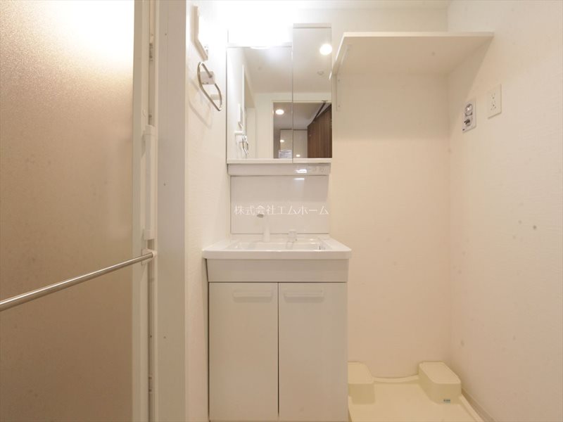 洗面設備　独立洗面台（シャンプードレッサー付）