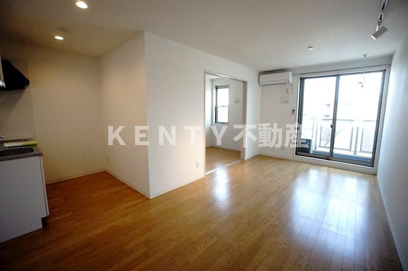 居室・リビング　こちらのリビングで趣味の時間をお楽しみください