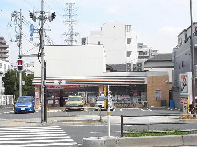 コンビニ　セブンイレブン練馬北町３丁目店（コンビニ）まで246m