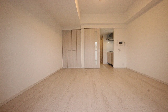 居室・リビング　同物件別号室