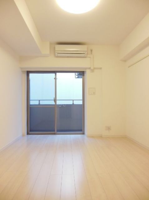 居室・リビング　同物件別部屋写真