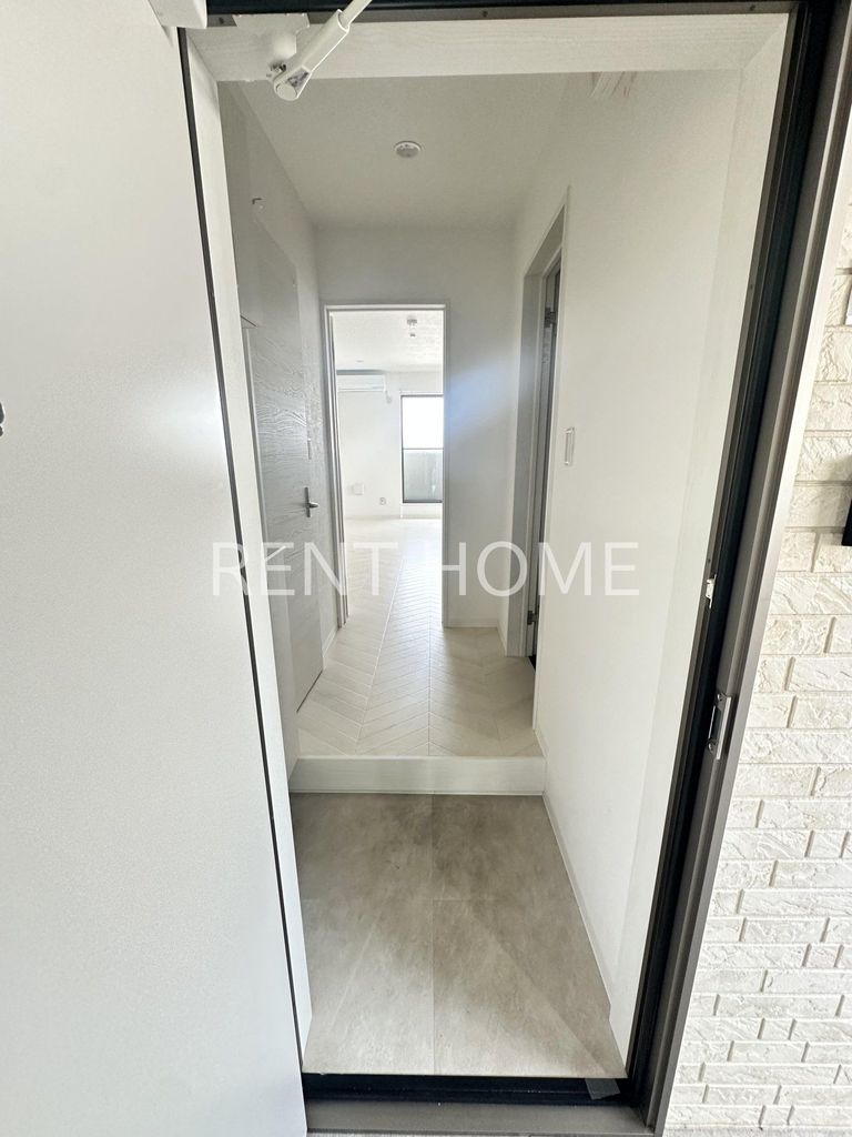 玄関　別タイプのお部屋の写真です