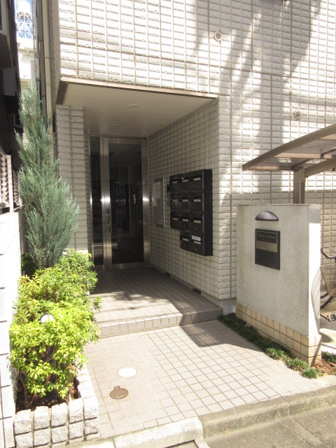 ロビー　★オートロック付きのエントランス★