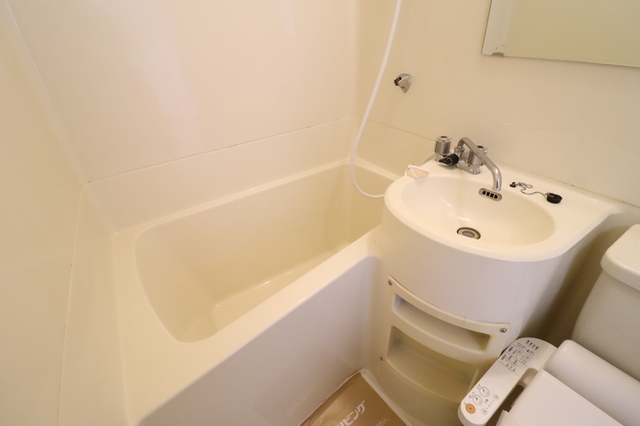 バス・シャワールーム　洗面台付ユニットバス