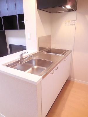 キッチン　IHヒーターと電気コンロ付き