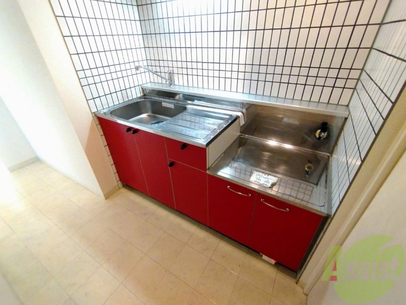 キッチン　ガスキッチンです。ご自身でコンロを設置できます！