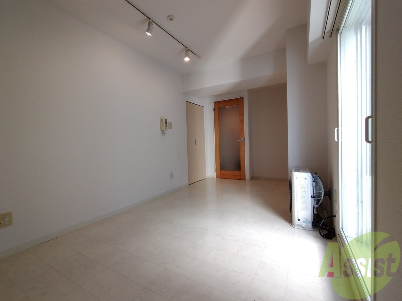 居室・リビング　広くてキレイなお部屋が広がっていて、充実した生活が送れそう。