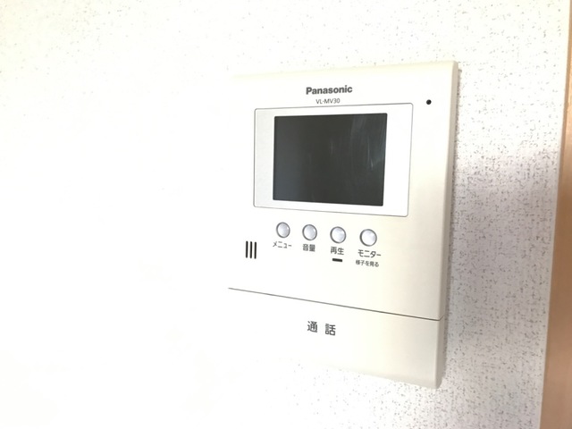 セキュリティ　掲載写真は同型の左右反転の部屋を掲載しております。実際のお写