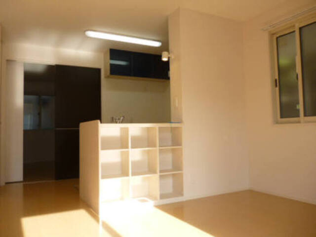 居室・リビング　１０２　ＬＤＫ