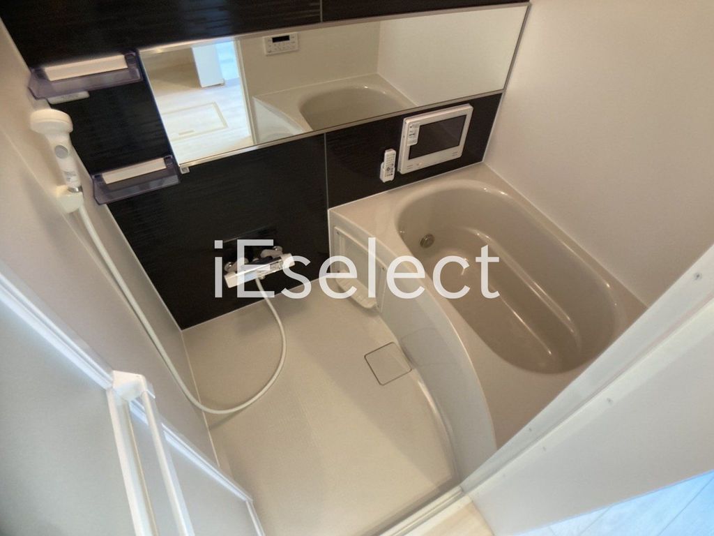 バス・シャワールーム　追い焚き、浴室乾燥機付きのゆったりバス