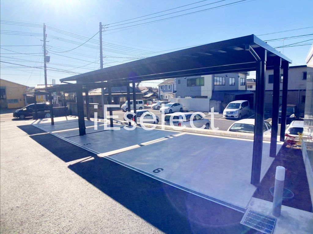 駐車場　屋根付きカーポート