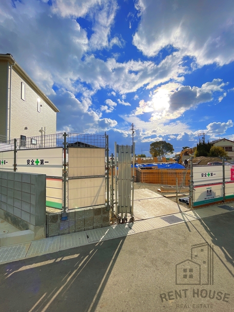 エントランス　外観（建設中）