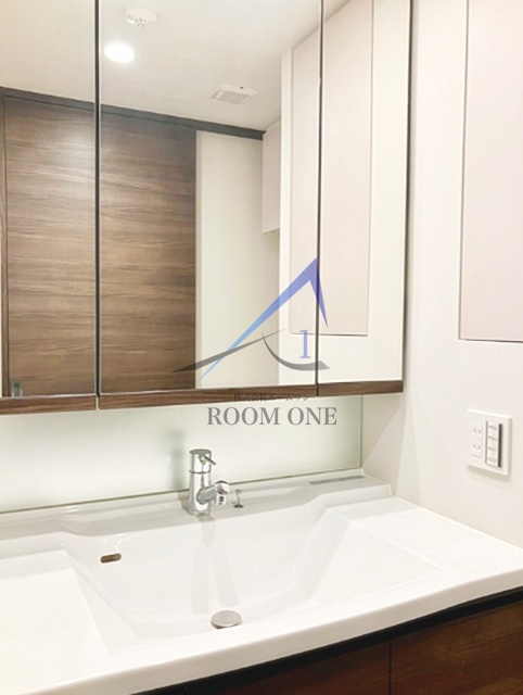 洗面設備　独立洗面台です。