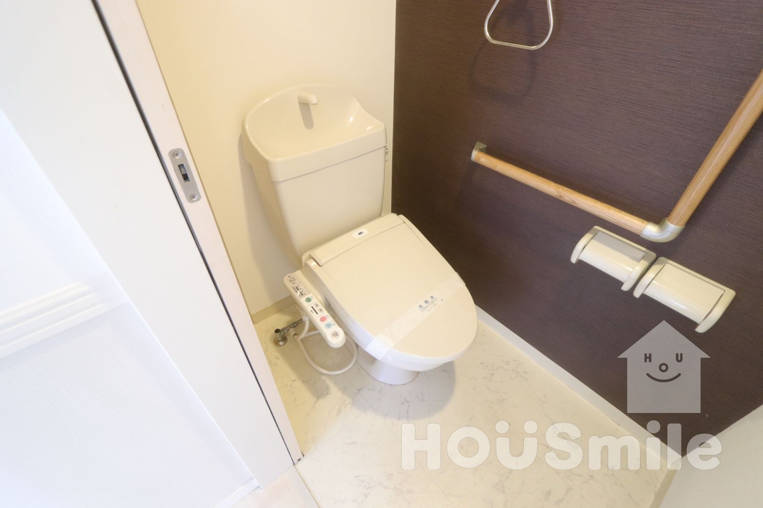 トイレ　トイレ（ウォシュレット）