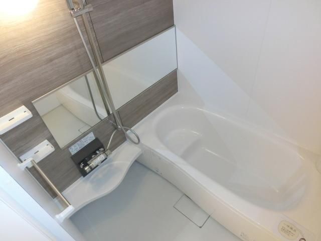 バス・シャワールーム　広い浴室