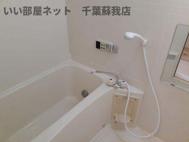 バス・シャワールーム　落ち着いた空間のお風呂です