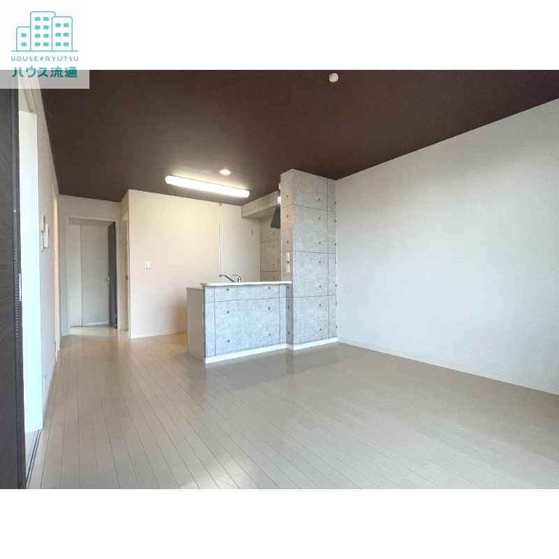 居室・リビング　※別号室の写真です