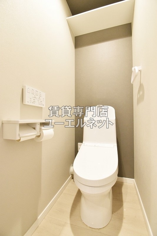 トイレ　温水洗浄便座付き