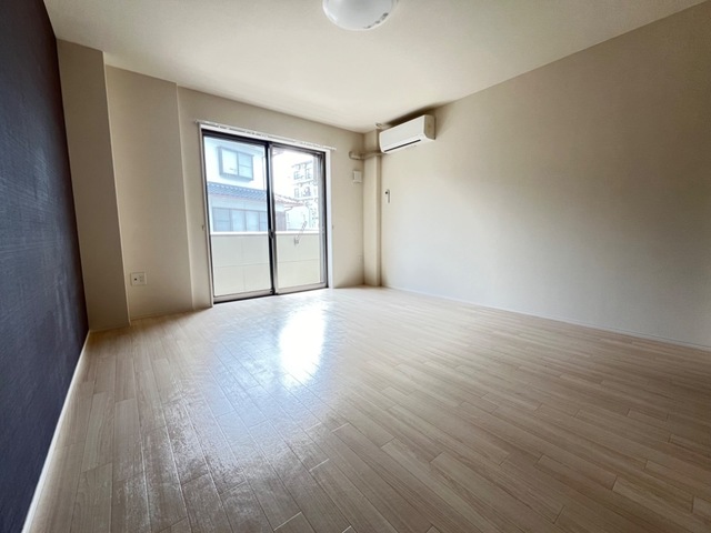 居室・リビング　嬉しい角部屋のお部屋です☆