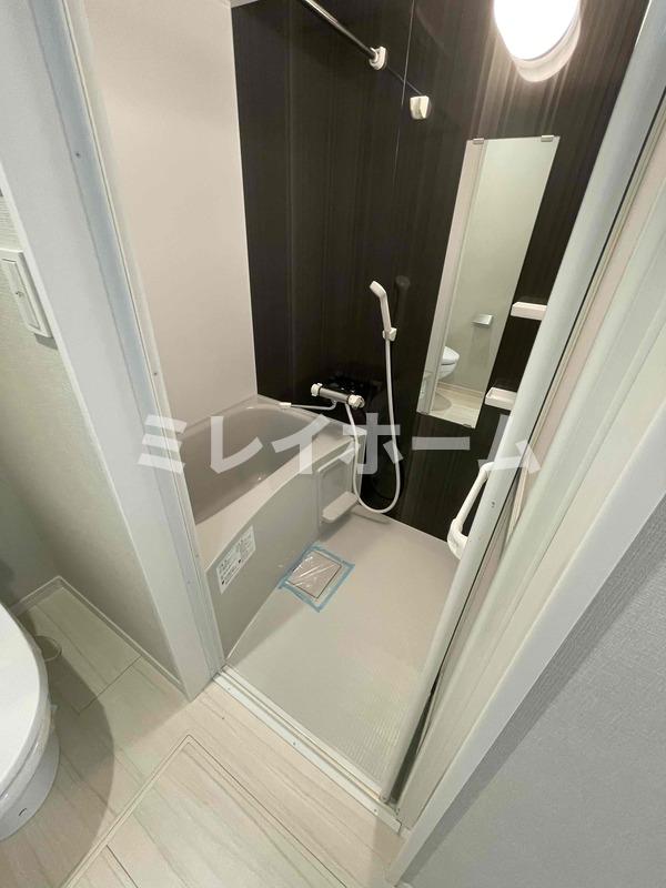 バス・シャワールーム　同建物内、別のお部屋の参考写真になります。